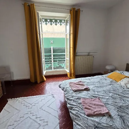 Apartment 160m Bright Flat In Nîmes