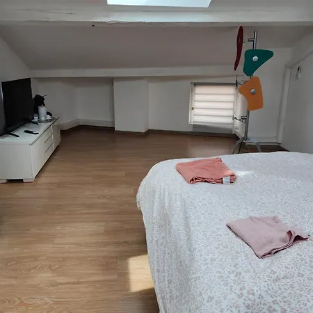 160m Bright Flat In