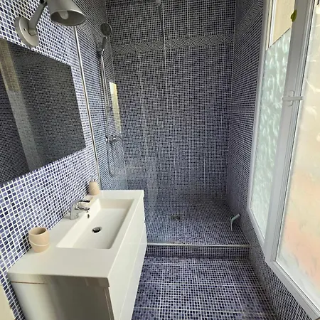 160m Bright Flat In Appartement *