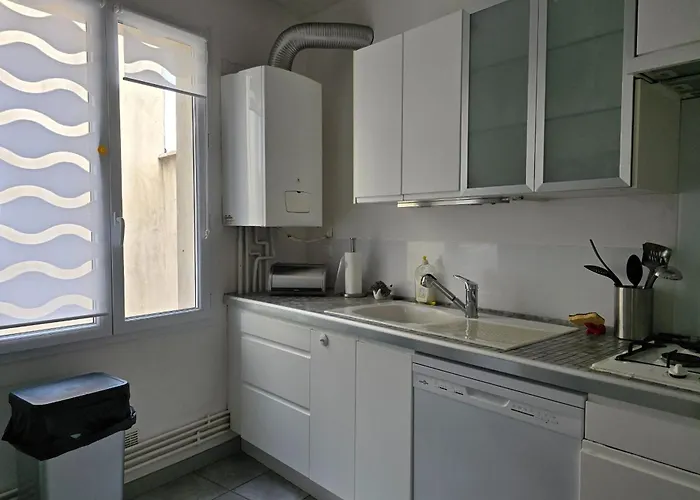 160m Bright Flat In Apartment *