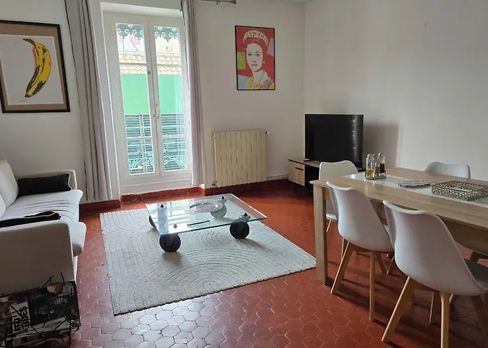 160m Bright Flat In Apartment *